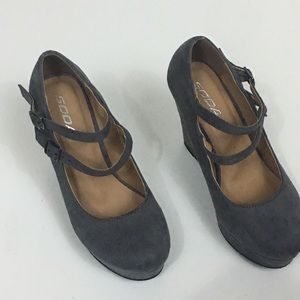 Grey wedge shoes